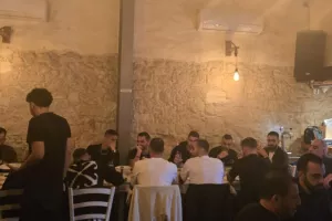 Η δεξίωση της ΚΟΠ στα ΜΜΕ (Φώτος)
