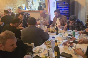 Η δεξίωση της ΚΟΠ στα ΜΜΕ (Φώτος)