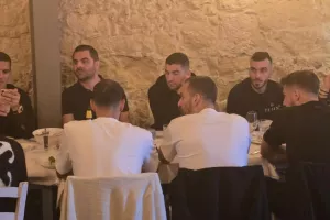 Η δεξίωση της ΚΟΠ στα ΜΜΕ (Φώτος)