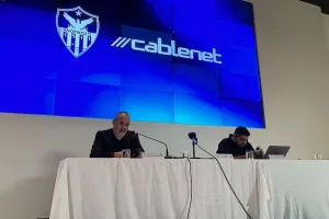 Πραστίτης για ΟΛΟΥΣ και για ΟΛΑ 