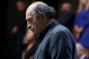 Μανούσος Μανουσάκης: Πέθανε ο σκηνοθέτης των τηλεοπτικών επιτυχιών