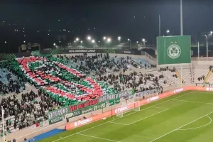 Αντίφα κορεό από Ομονοιάτες / ''Ο κόκκινος στρατός ελευθέρωσε την Βαρσοβία'' 