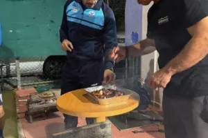 (ΦΩΤΟΣ) Χαλαρή Ανορθωσιάτικη βραδιά
