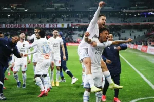 H Mαρσέιγ θέλει να γίνει… αντί – Παρί!