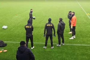 (ΦΩΤΟΣ/ΒΙΝΤΕΟ) Η προπόνηση του ΑΠΟΕΛ στο Molde Stadion 