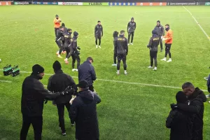 (ΦΩΤΟΣ/ΒΙΝΤΕΟ) Η προπόνηση του ΑΠΟΕΛ στο Molde Stadion 