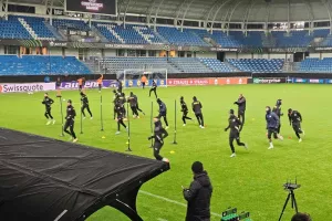 (ΦΩΤΟΣ/ΒΙΝΤΕΟ) Η προπόνηση του ΑΠΟΕΛ στο Molde Stadion 