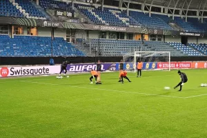 (ΦΩΤΟΣ/ΒΙΝΤΕΟ) Η προπόνηση του ΑΠΟΕΛ στο Molde Stadion 