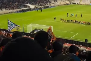Υπόκλιση/ΑΠΟΕΛ