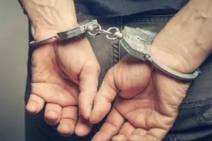 Στη φυλακή γνωστός Έλληνας ηθοποιός: Καταδικάστηκε για διακίνηση μεταναστών