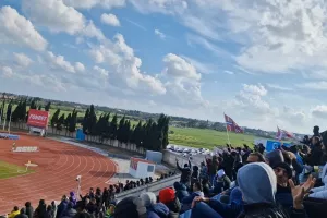 Μένουν... στην κερκίδα τους