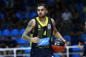 Πήγε στράφι η μυθική εμφάνιση του Τολιόπουλου στο Αμβούργο για τον Άρη