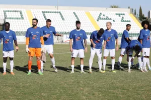 Κόλλησε… στην μία