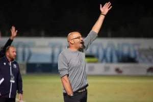 Εθνικός-Καρμιώτισσα: Τρελό… ματς με 5 γκολ και "άσσος"