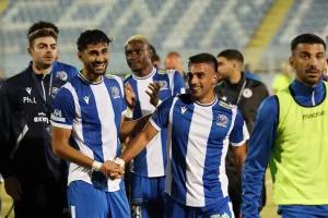 Προετοιμασία... με τρεις απουσίες