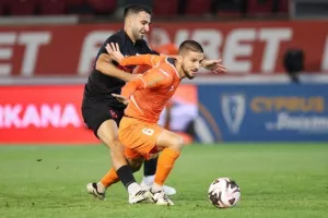 Καρμιώτισσα - Νέα Σαλαμίνα: Ο Ντούμπια έσωσε το βαθμό από το 0-2!