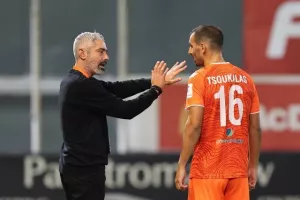 Καρμιώτισσα - Νέα Σαλαμίνα: Ο Ντούμπια έσωσε το βαθμό από το 0-2!