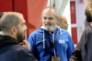 Καρμιώτισσα - Ανόρθωση: Ντεμπούτο Καμορανέζι με "Χ"