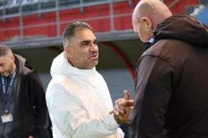 Καρμιώτισσα - Ανόρθωση: Ντεμπούτο Καμορανέζι με "Χ"