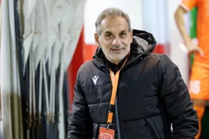 Καρμιώτισσα - Ανόρθωση: Ντεμπούτο Καμορανέζι με "Χ"