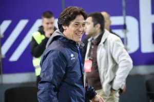 Καρμιώτισσα - Ανόρθωση: Ντεμπούτο Καμορανέζι με "Χ"