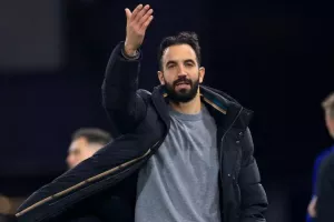 Φοβερή αποθέωση του Αμορίν με το που… πάτησε στο «Ολντ Τράφορντ»!