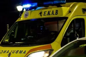 Άγριος ξυλοδαρμός 17χρονου από ομάδα νεαρών σε γήπεδο