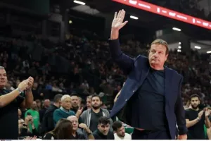 Ο Αταμάν δεν κάλεσε κανένα τάιμ άουτ στο πρώτο ημίχρονο