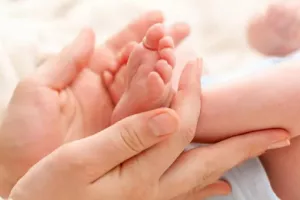 Στο Ανθρωποκτονιών από σήμερα η υπόθεση των νεκρών βρεφών σε Αμαλιάδα και Αχαΐα