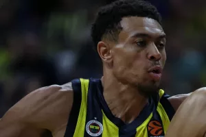 Μπάλντουιν και Σακό αποχώρησαν με πρόβλημα τραυματισμού