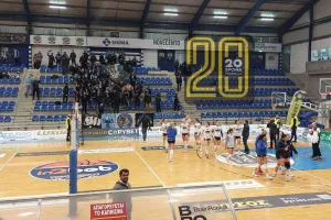 (Βίντεο kerkida) Νίκη επί της Νέας Σαλαμίνας και... ύμνος της Θύρας 1
