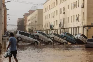 Σοκαριστικό βίντεο από τους δρόμους της Βαλένθια μετά την καταστροφή
