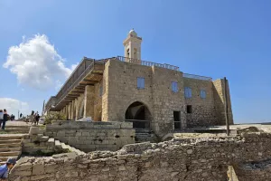 Μας περιμένει...
