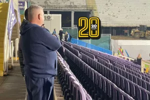 Υπό το βλέμμα... του Ντουμπόφ