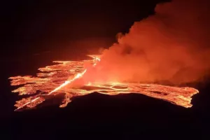 Ηφαιστειακές εκρήξεις στην ανατολική Ινδονησία - Τουλάχιστον 9 νεκροί