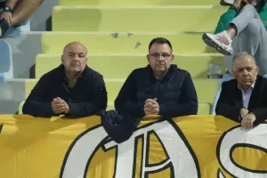Φαινόταν/Καραπατάκης