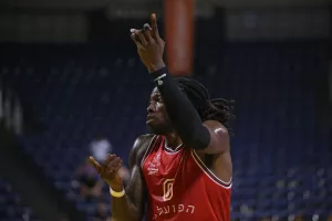 Ο Μότλι υπέγραψε στην G-League και κεντρίζει το ενδιαφέρον ομάδων του NBA, σύμφωνα με Αμερικανό δημοσιογράφο