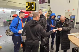 (Φώτος kerkida) Αναχωρεί για Κύπρο με TΡΙΠΟΝΤΟ στις αποσκευές του! 
