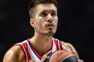 Άλωσε το Πριγκιπάτο με σούπερ Πετρούσεφ ο Ερυθρός Αστέρας!