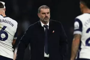 Ποστέκογλου: «Φταίω εγώ για την αστάθεια της ομάδας»