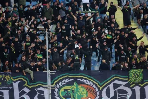 Μαζική παρουσία/ΑΕΚ