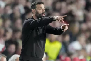 Οι παίκτες επιθυμούν την παραμονή Φαν Νίστελροϊ και μετά την έλευση Αμορίμ