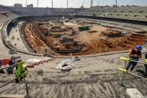 H Μπαρτσελόνα αναβάλλει την επιστροφή στο «Camp Nou»