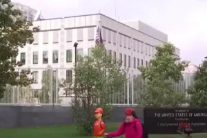 Οι ΗΠΑ κλείνουν την πρεσβεία στο Κίεβο μετά από πληροφορίες για αεροπορική επίθεση