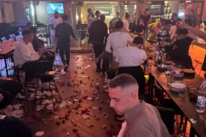 (ΒΙΝΤΕΟ/ΦΩΤΟΣ) Δεξίωση στην ομάδα για τα... γεννητούρια από τον Λούκα