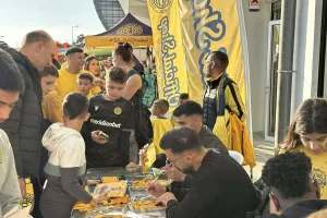 Το "Yellow Christmas Party" της ΑΕΛ! (Φώτος kerkida)
