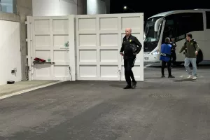 (Φώτος Kerkida) Η άφιξη της ΑΕΚ 