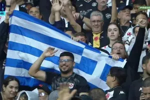 Tρέλα στη Βάσκο για Μαρινάκη – Με ελληνικές σημαίες στο γήπεδο (βίντεο)