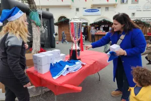 Πάφος/Μοίρασαν δώρα (φώτος) 