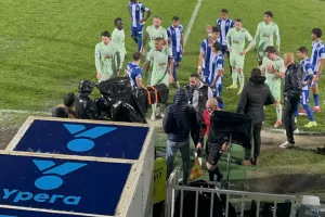 (ΒΙΝΤΕΟ/Φώτος Kerkida) Η στιγμή... της διακοπής και ο έλεγχος του τερέν 